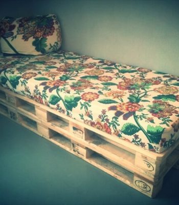 diy pallet daybed