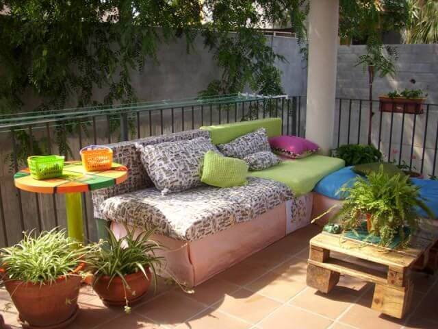Top 30 DIY Pallet Sofa Ideas – 101 Pallets