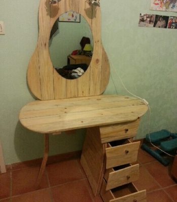 Pallet Dressing Table
