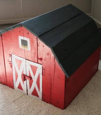 DIY Pallet Toy Barn with Chalkboard Roof