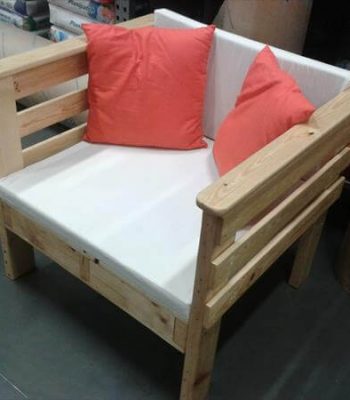 recycled pallet chair