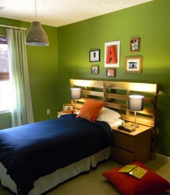 DIY Pallet Headboard