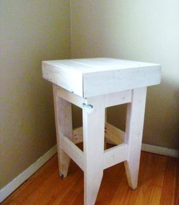 Pallet Night Stand DIY