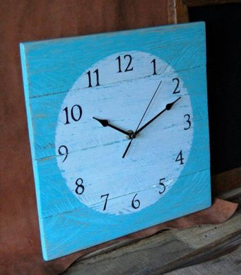 pallet clock