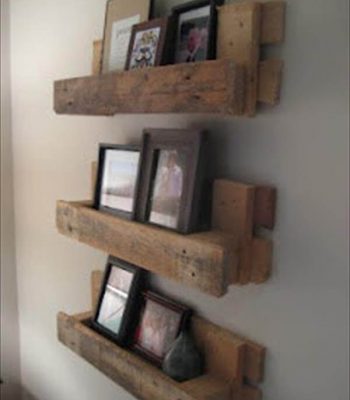 reclaimed pallet shelf