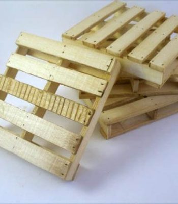 upcycled pallet mini coasters