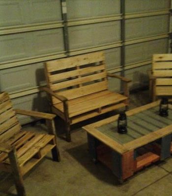 pallet bench and chairs