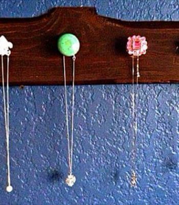 recycled pallet jewelry rack