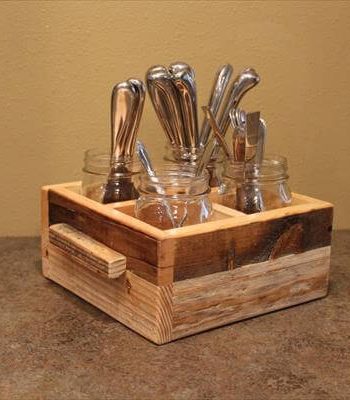 recycled pallet and mason jar box