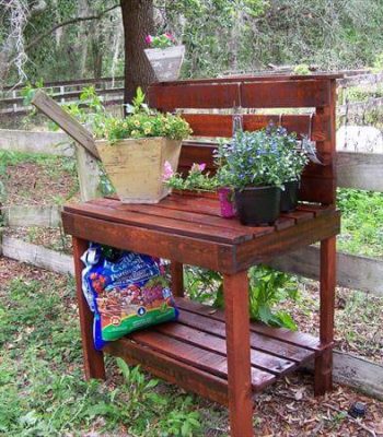 recycled pallet potting bench