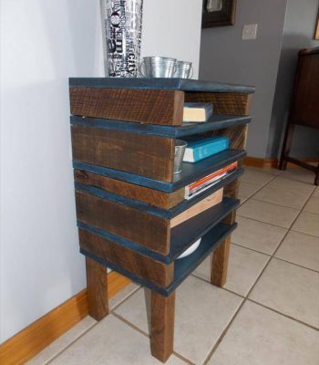 recycled pallet end table