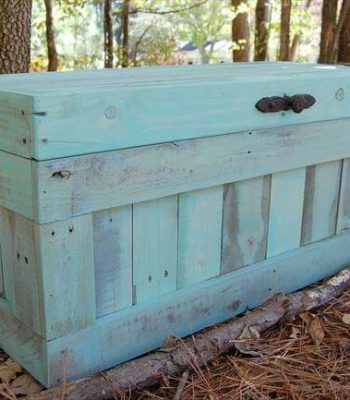 recycled pallet chest