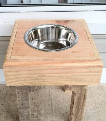 reclaimed pallet dog bowl stand