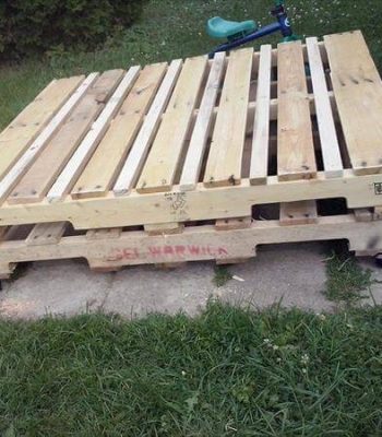 upcycled pallet coffee table