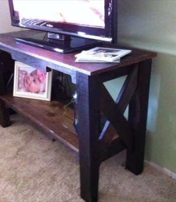 upcycled pallet table and TV stand