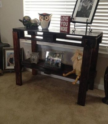 reclaimed pallet entry table