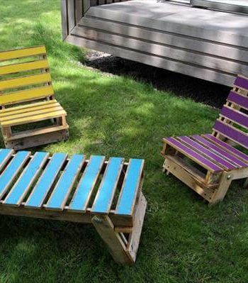 recycled pallet lounging chair