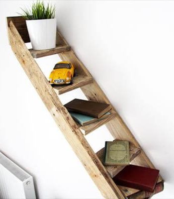 recycled pallet shelf