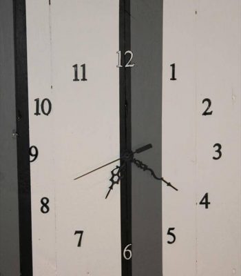 repurposed pallet wall clock