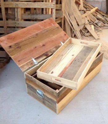 recycled pallet chest with removable tray