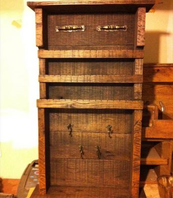 recycled pallet jewelry rack