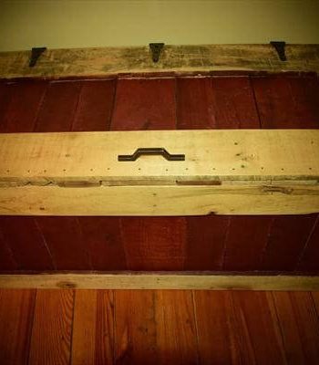 rustic yet sturdy pallet chest