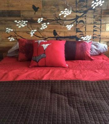 rustic yet modern pallet headboard with lights