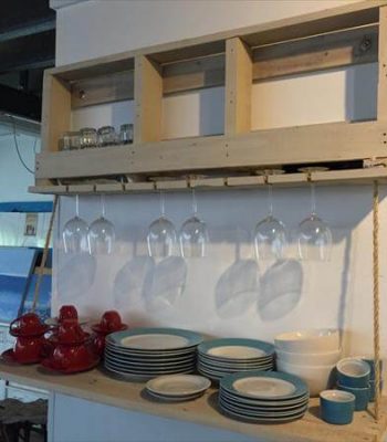 reclaimed pallet shelf