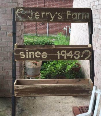 recycled pallet planter