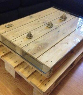 Repurposed pallet double decker coffee table