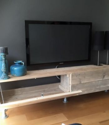 wooden pallet media stand