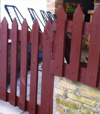 pallet outdoor gate