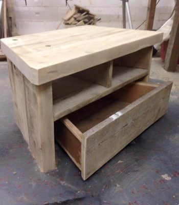 pallet media console table