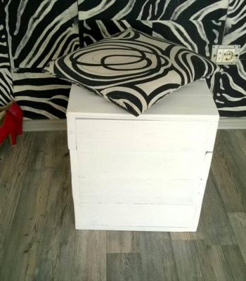 pallet ottoman seat