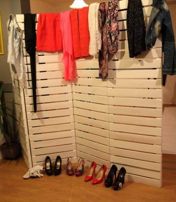 Wooden pallet room divider