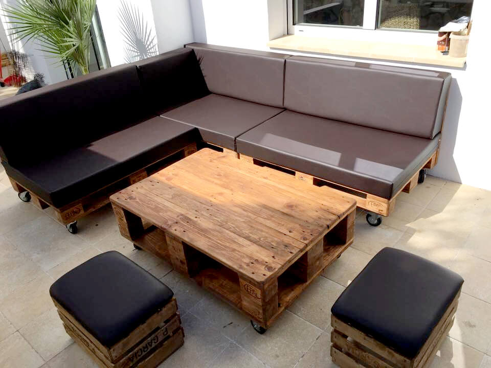 handcrafted wooden pallet sofa set