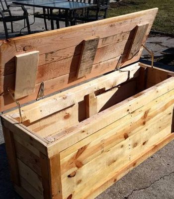 diy wooden pallet chest