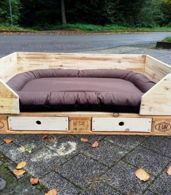 wooden pallet dog bed