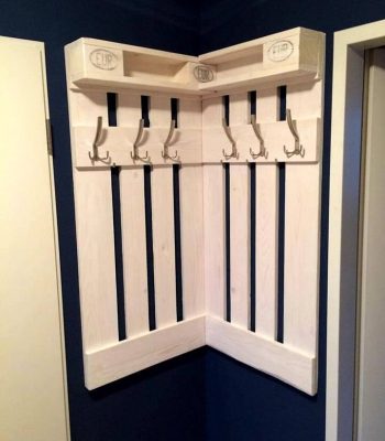 beautiful pallet corner coat rack